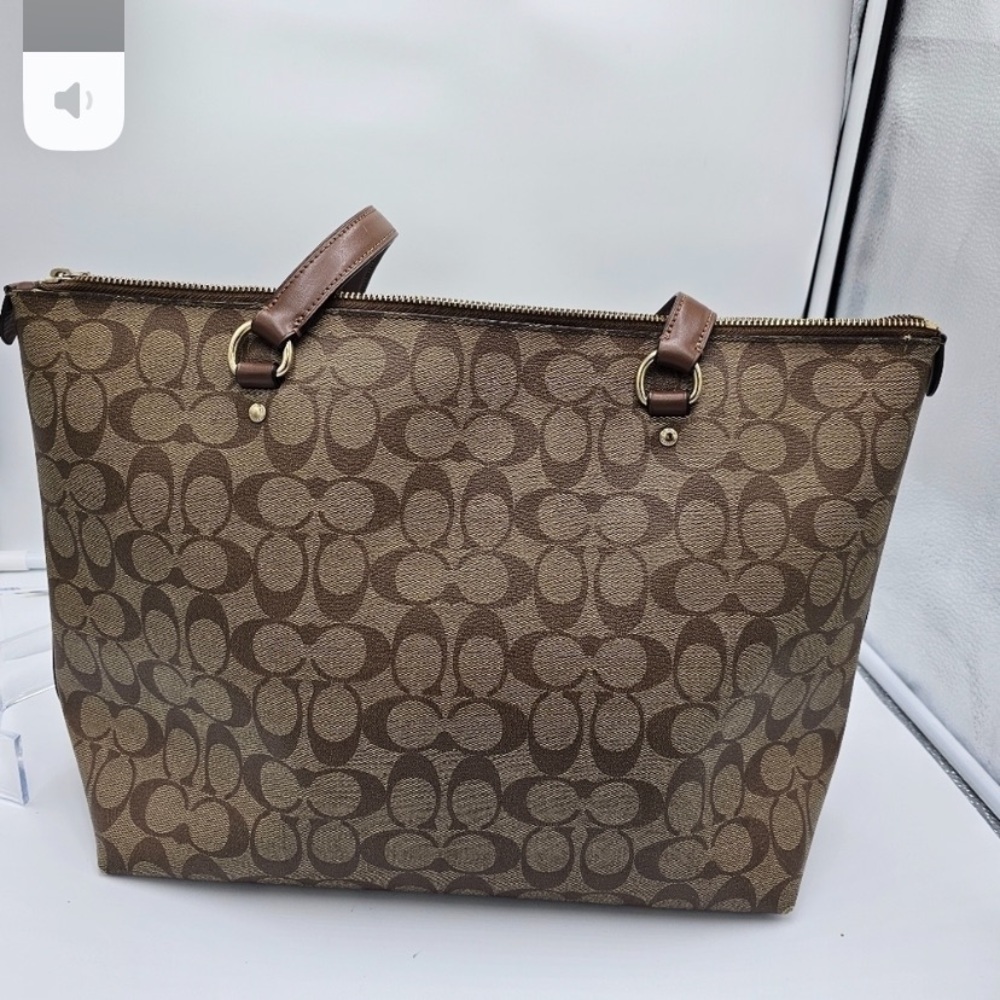 Coach Purse - Picture 2 of 7
